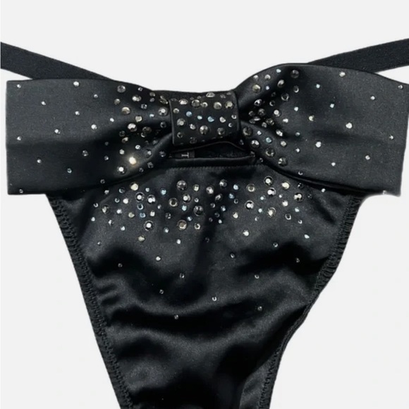 Victoria’s Secret FASHION SHOW LONDON 2014 Satin Bow Crystals Thong Sz M Panty - Picture 6 of 10